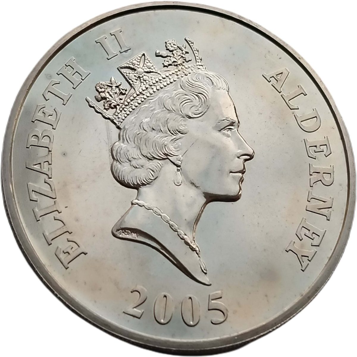 Alderney 5 Pounds - Elizabeth II End of World War II obverse