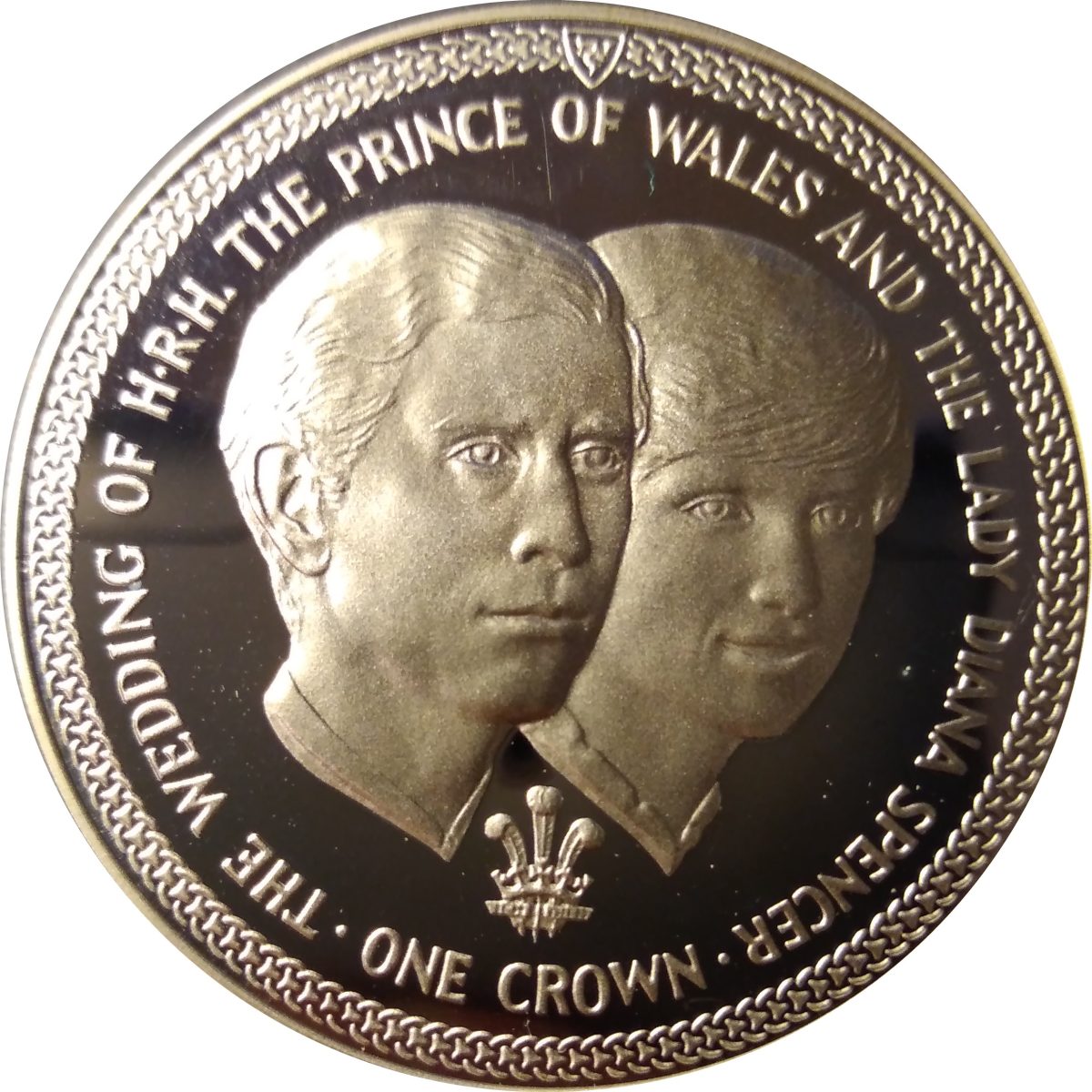 Isle of Man 1 Crown - Elizabeth II Wedding, 2nd variety; Silver reverse