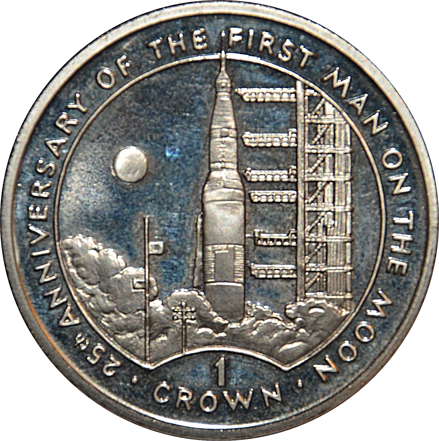 Gibraltar 1 Crown - Elizabeth II First Man on the Moon - Saturn Rocket reverse