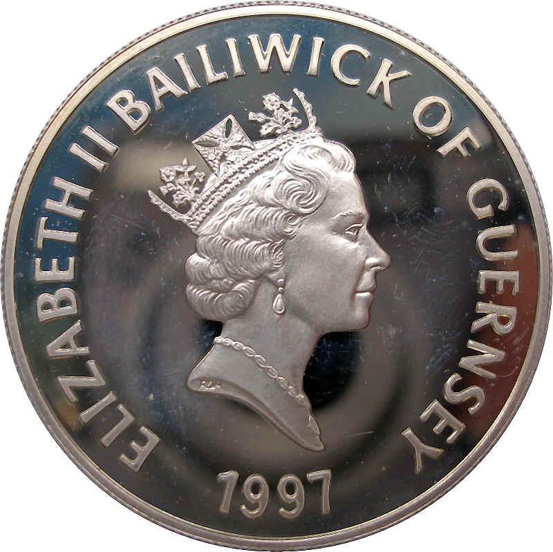 Guernsey 5 Pounds - Elizabeth II Golden Wedding - Silver obverse