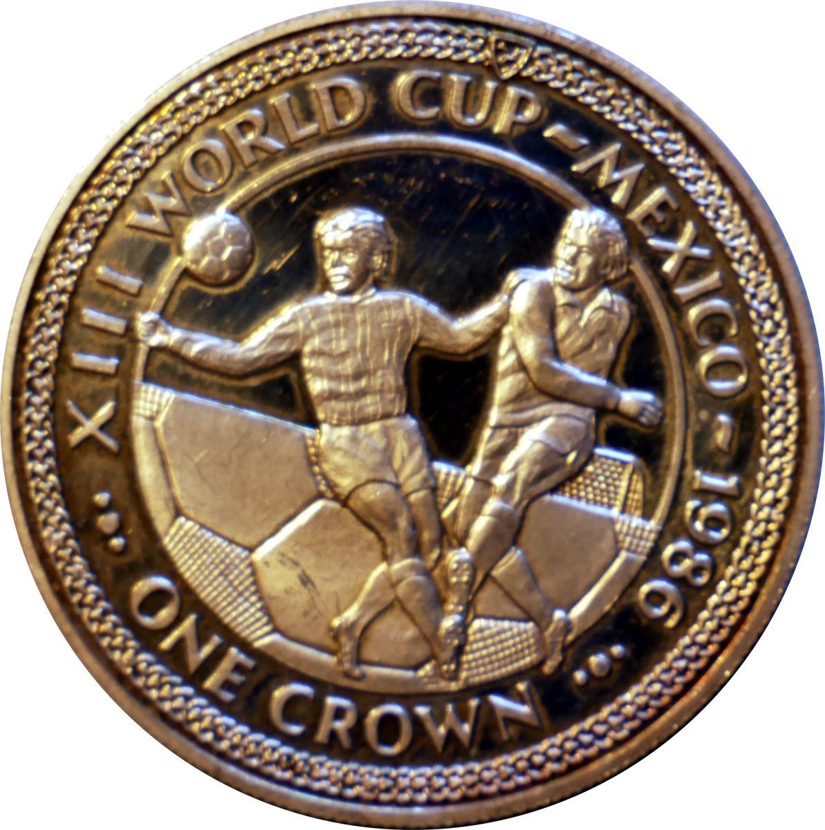 Isle of Man 1 Crown - Elizabeth II World Cup Mexico - 2 Players on Football