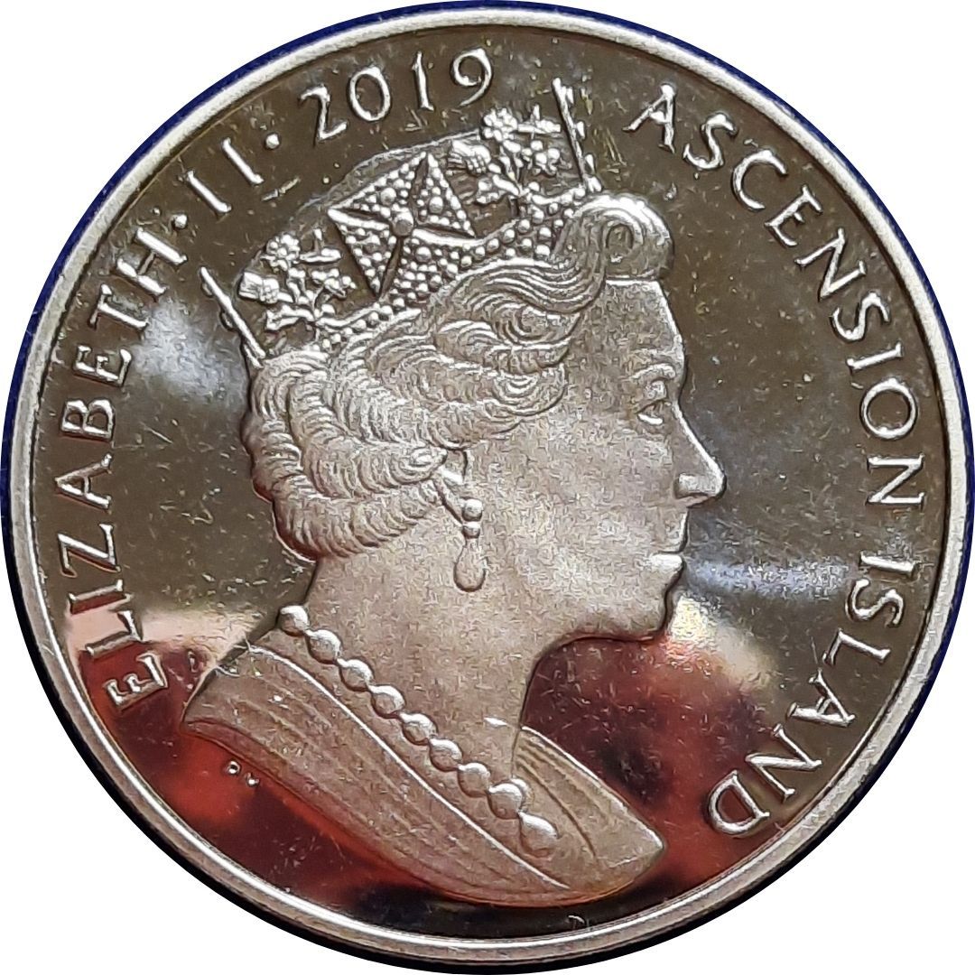 Ascension Island 1 Crown - Elizabeth II 80th Anniversary of the Second World War: Soldiers and Vehicles obverse