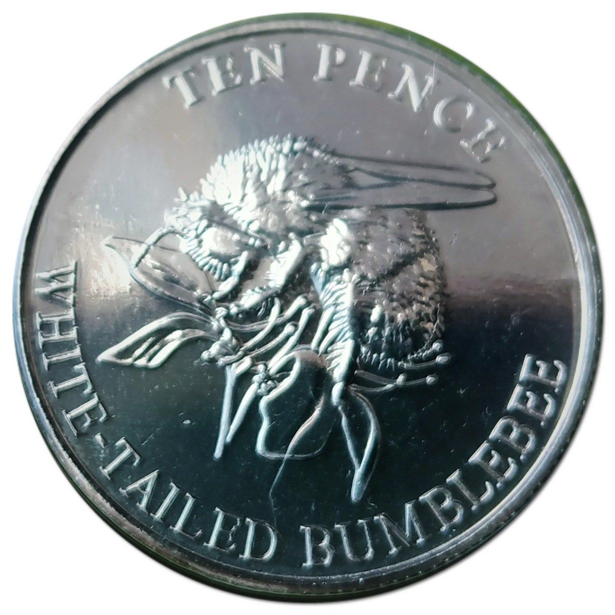 Guernsey 10 Pence - Elizabeth II White-Tailed Bumblebee reverse