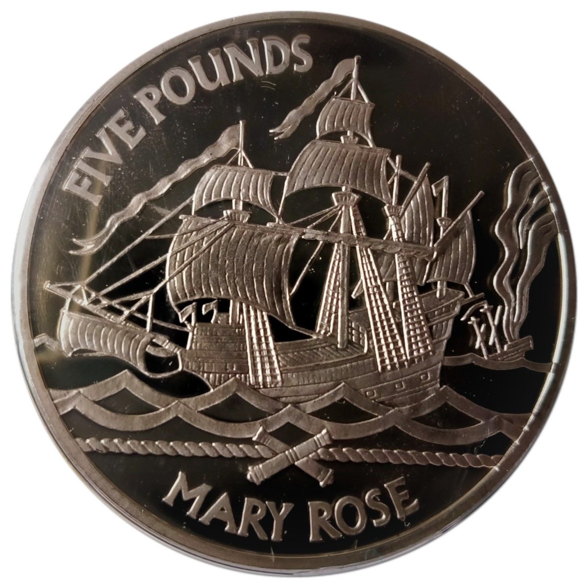 Guernsey 5 Pounds - Elizabeth II The Mary Rose reverse