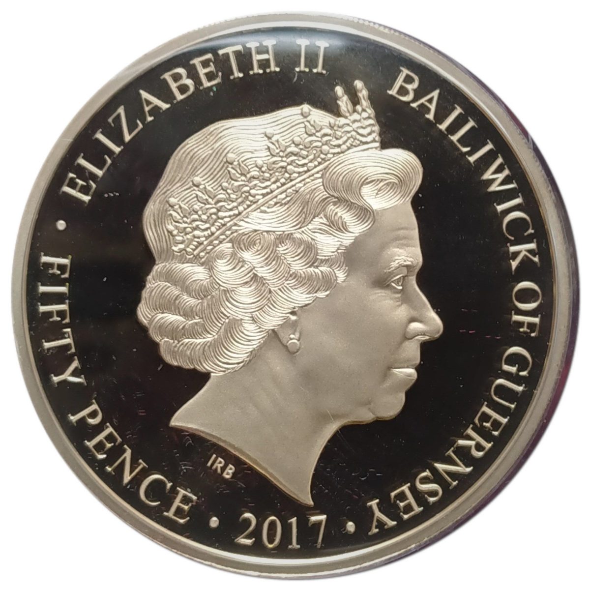 Guernsey 50 Pence - Elizabeth II Platinum Wedding - Portrait from 1985 obverse