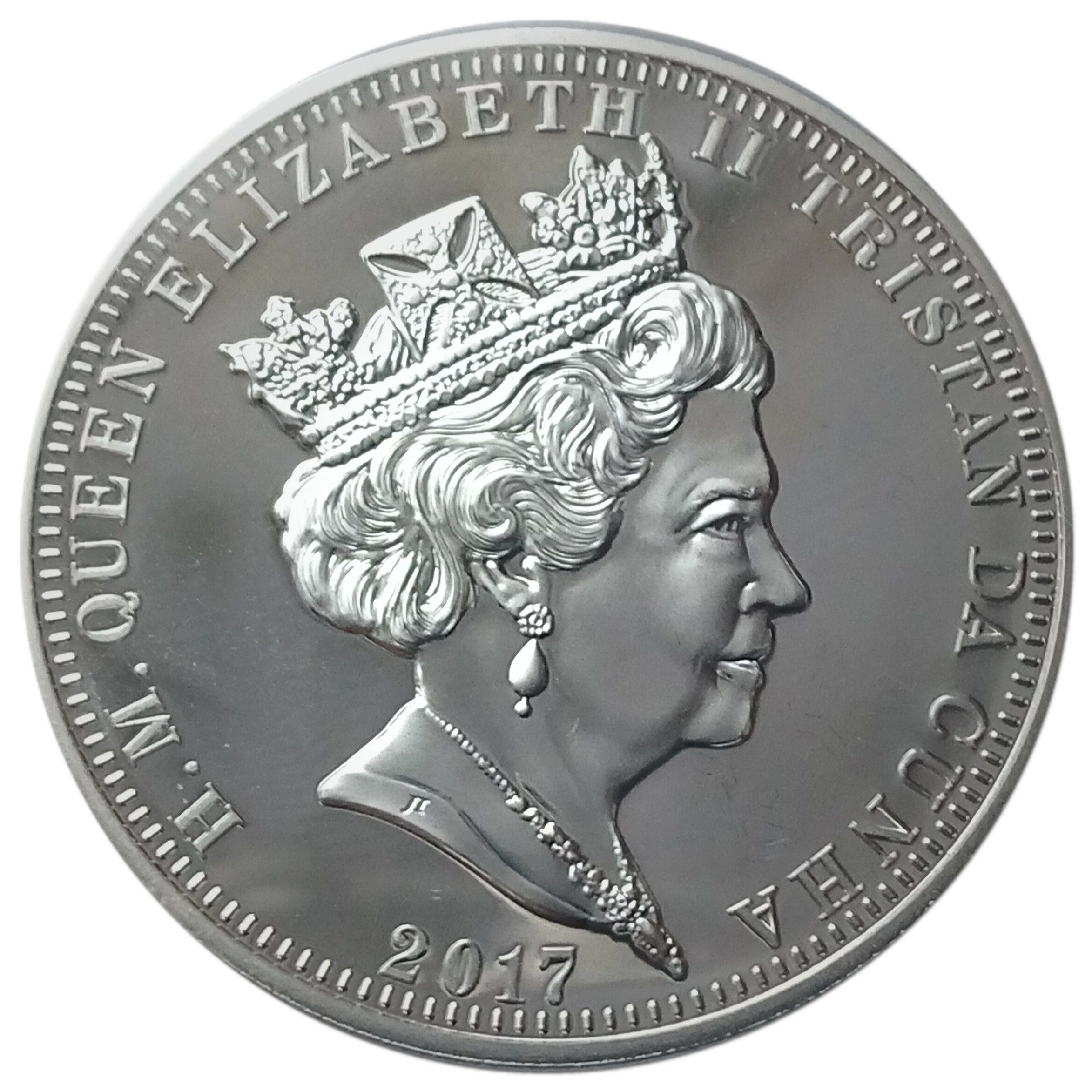 Tristan da Cunha 5 Pounds - Elizabeth II Remembrance Day; Silver Plated obverse