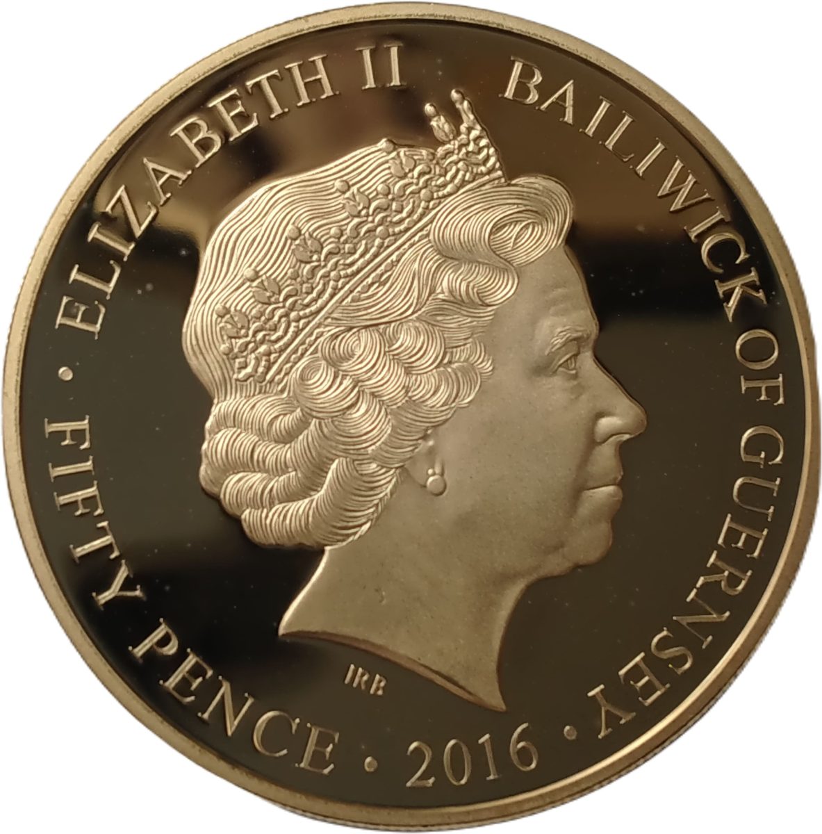 Guernsey 50 Pence - Elizabeth II WWI - Stone of Remembrance obverse