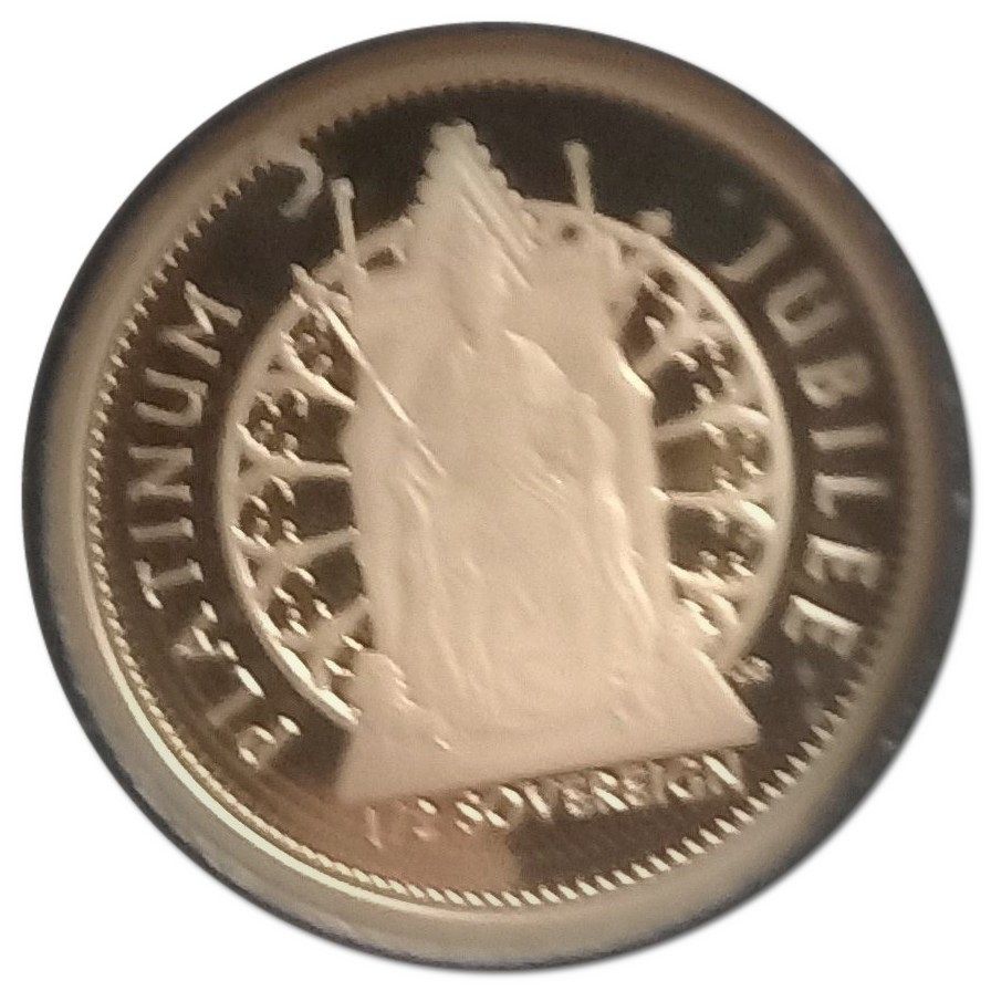 Alderney ½ Sovereign - Elizabeth II Platinum Jubilee - Queen on throne