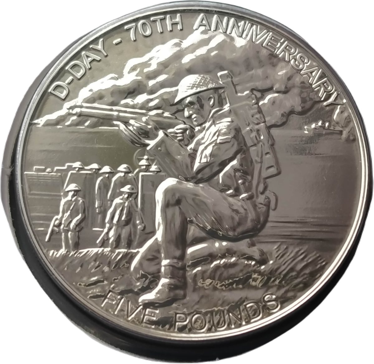Guernsey 5 Pounds - Elizabeth II D-Day - By Land