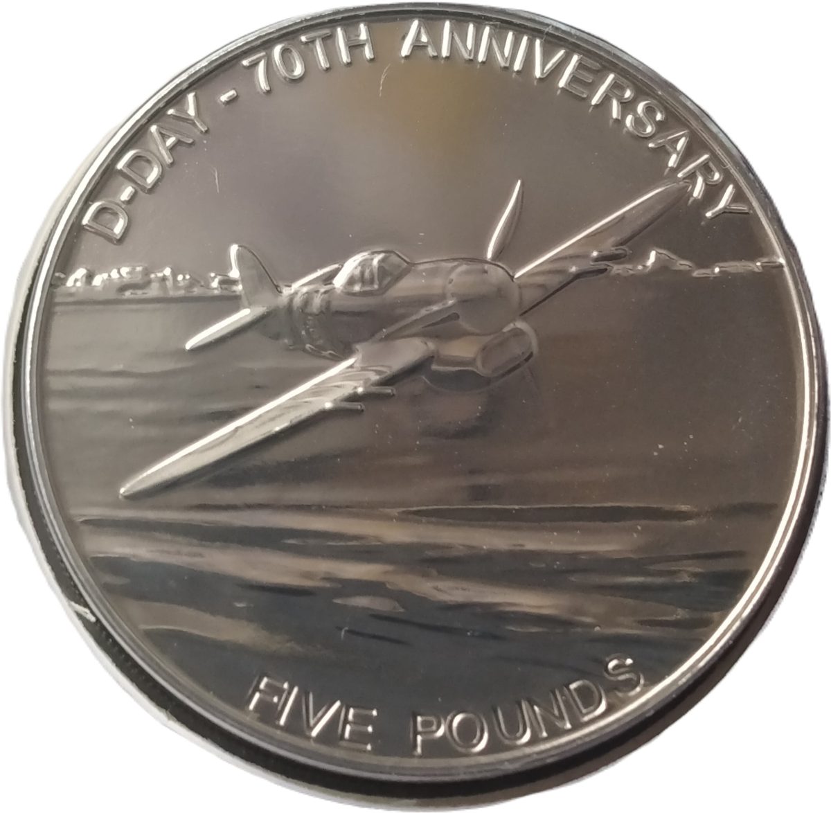 Guernsey 5 Pounds - Elizabeth II D-Day - By Air reverse