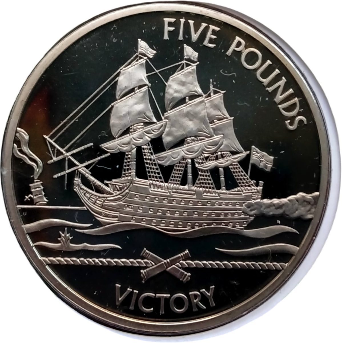 Guernsey 5 Pounds - Elizabeth II HMS Victory reverse