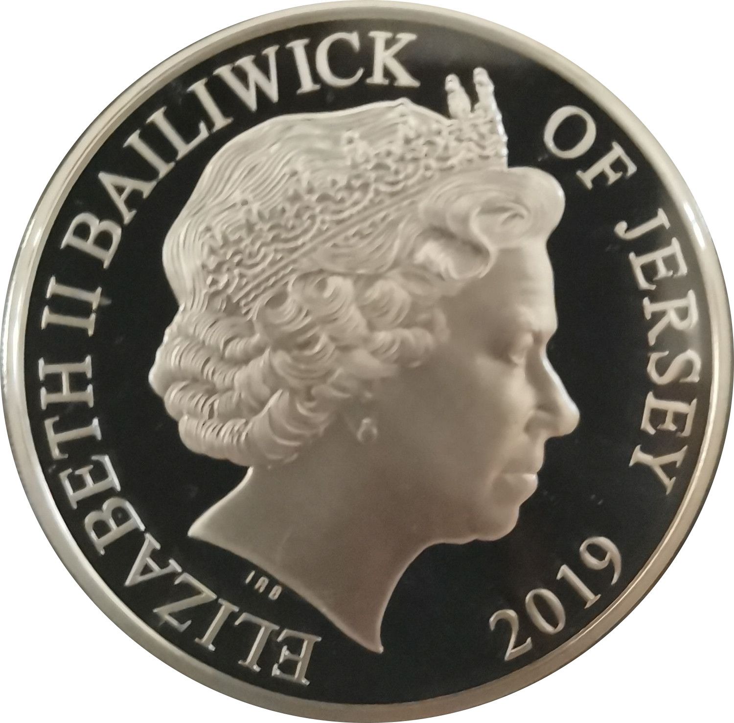 Jersey 5 Pounds - Elizabeth II Remembrance Day 2019; Gold poppies obverse