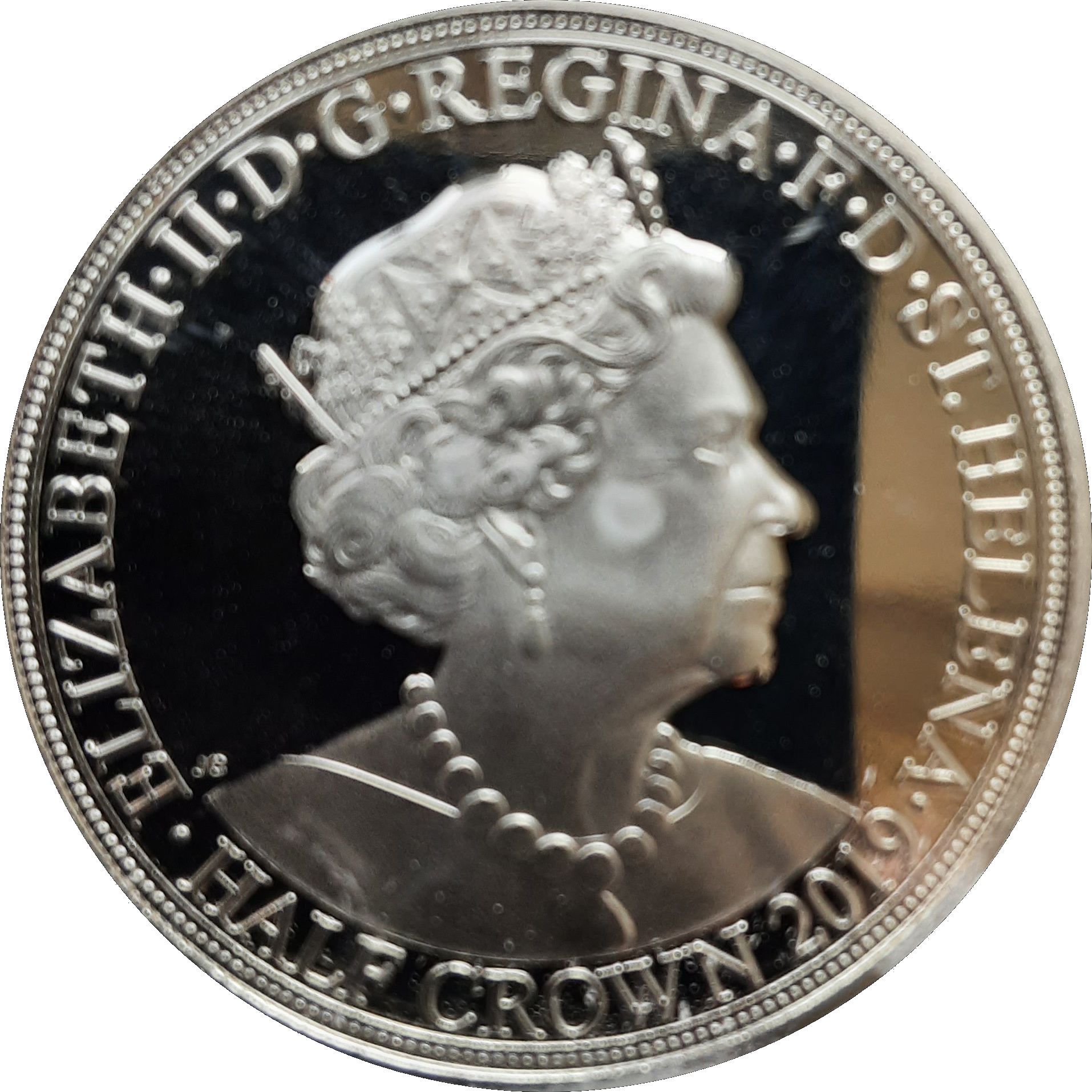 Saint Helena ½ Crown - Elizabeth II Napoleon crosses the Alps obverse