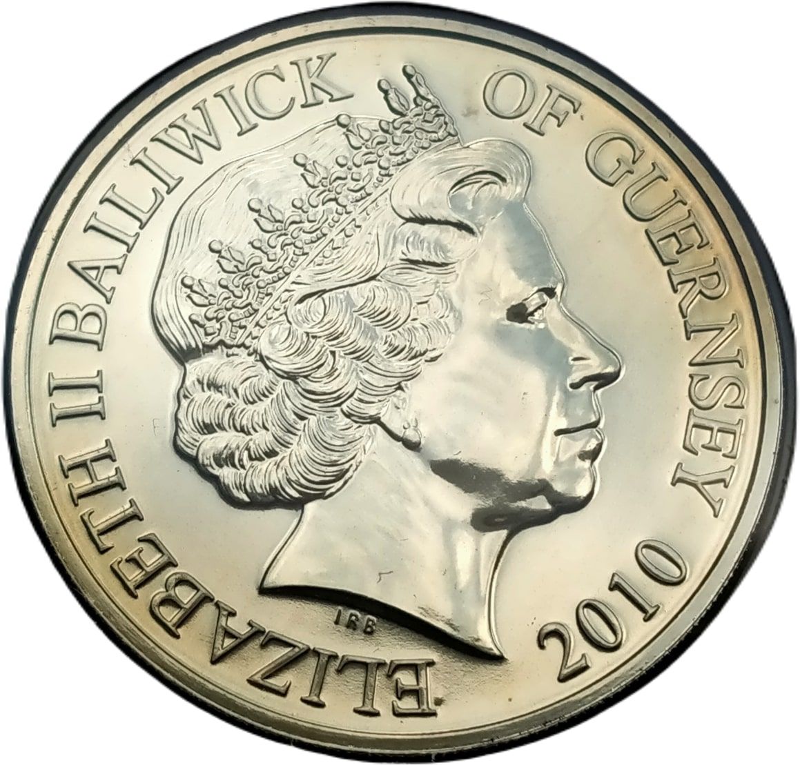 Guernsey 5 Pounds - Elizabeth II Battle of Britain - Bristol Blenheim obverse