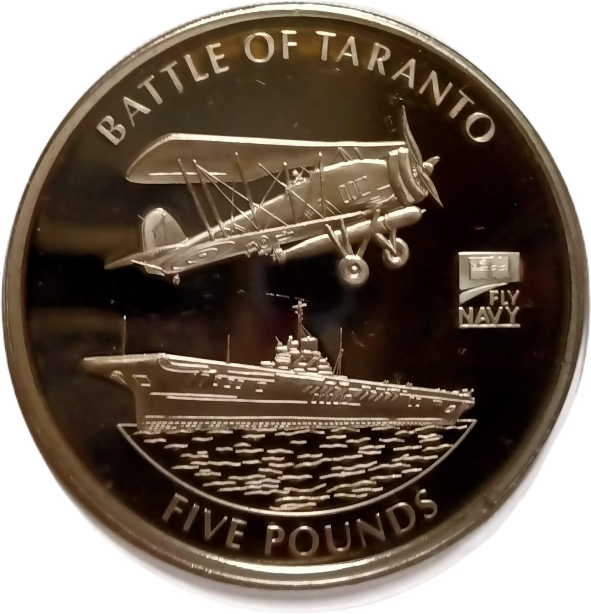 Guernsey 5 Pounds - Elizabeth II Naval Aviation - Battle of Taranto reverse
