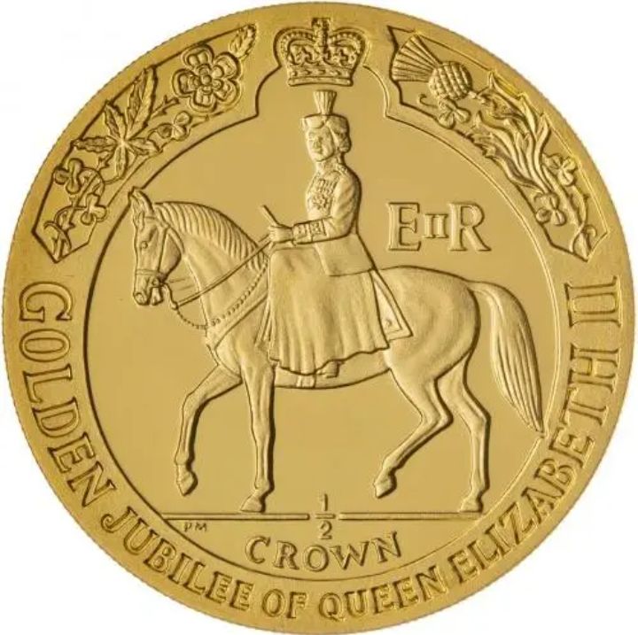 Isle of Man ½ Crown - Elizabeth II Queen on Horseback reverse