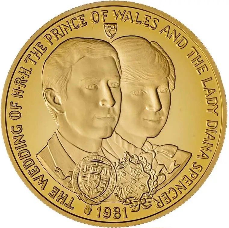 Isle of Man 5 Pounds - Elizabeth II Royal Wedding