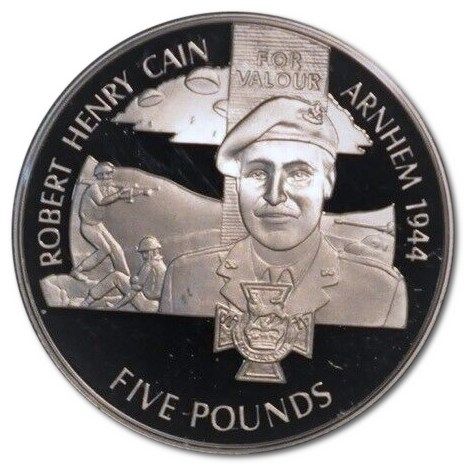 Guernsey 5 Pounds - Elizabeth II Victoria Cross - Robert Henry Cain obverse