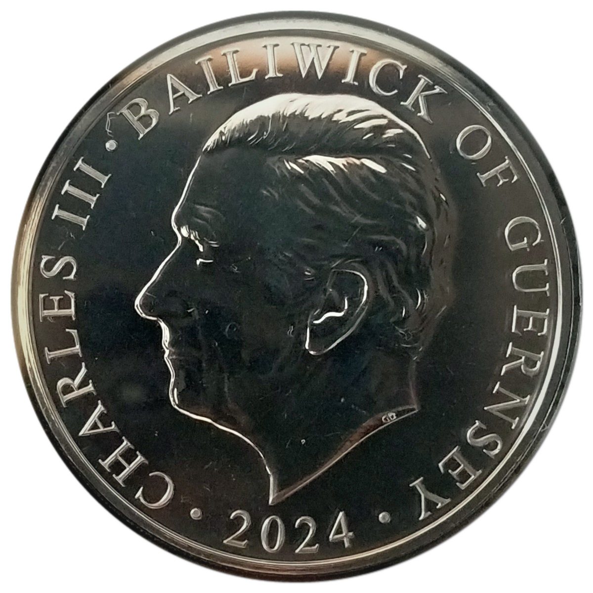 Guernsey 5 Pounds - Charles III Winston Churchill obverse