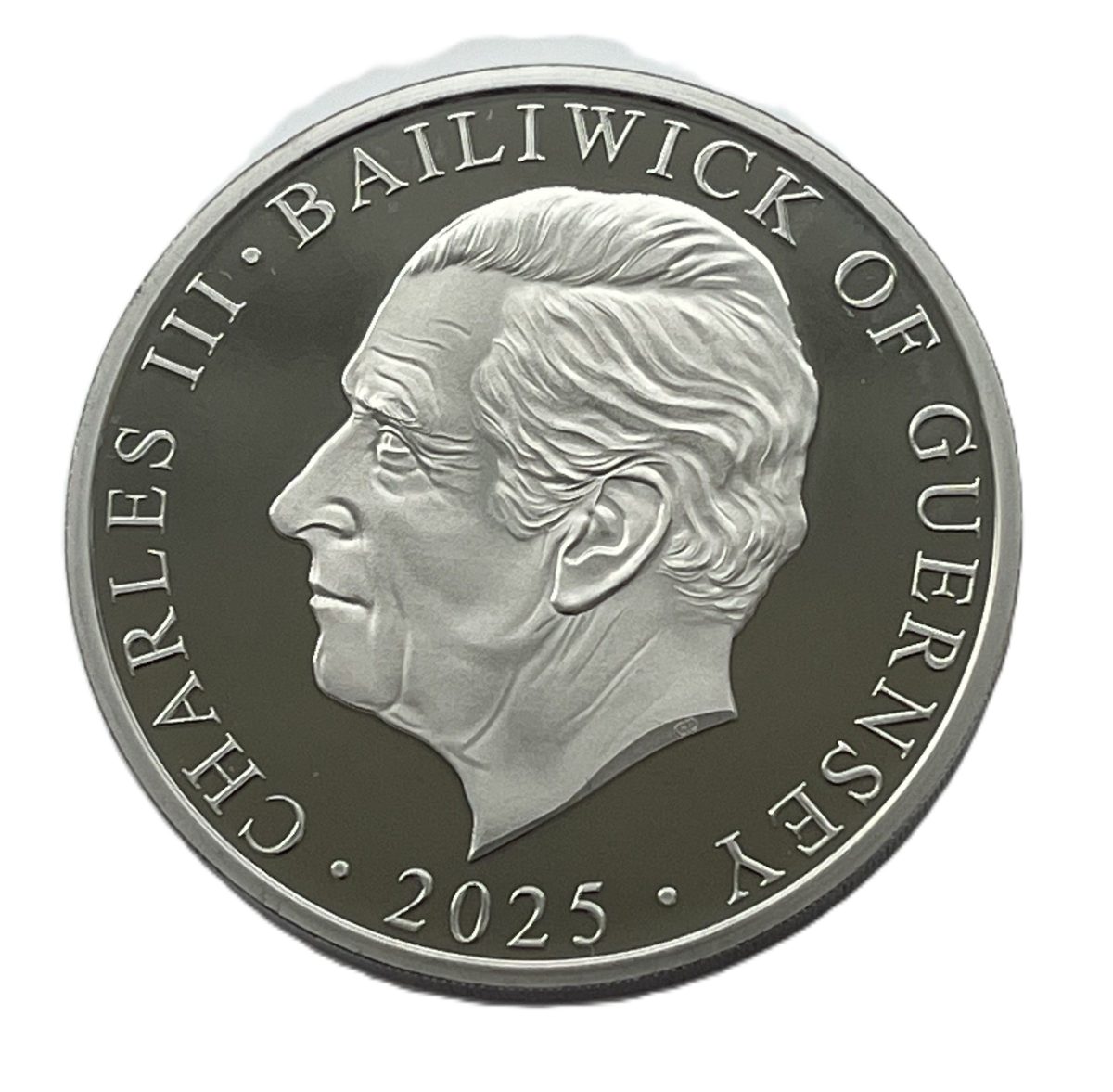 Guernsey 5 Pounds - Charles III VE Day obverse