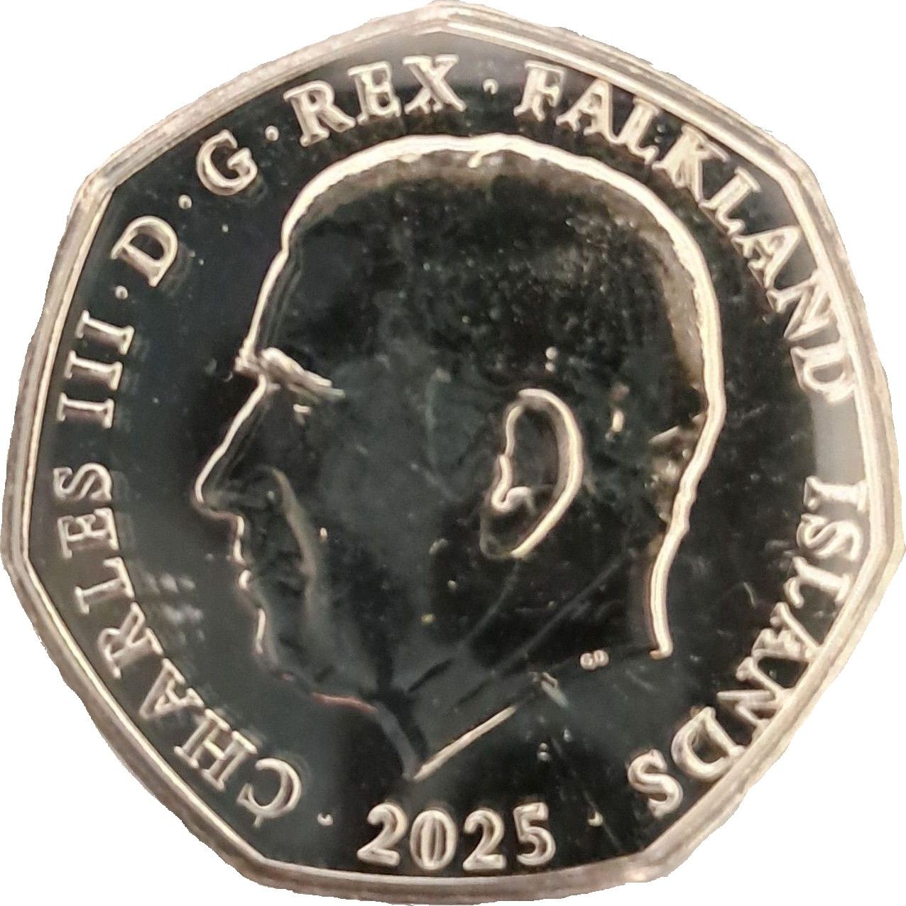 Falkland Islands 50 Pence - Charles III White Cliffs Observer obverse