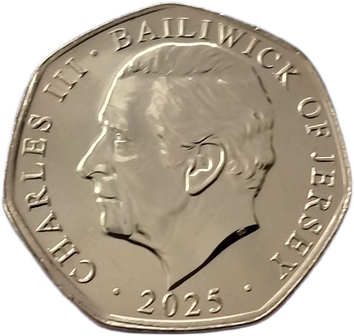 Jersey 50 Pence - Charles III Buckingham Palace; Gold plated obverse