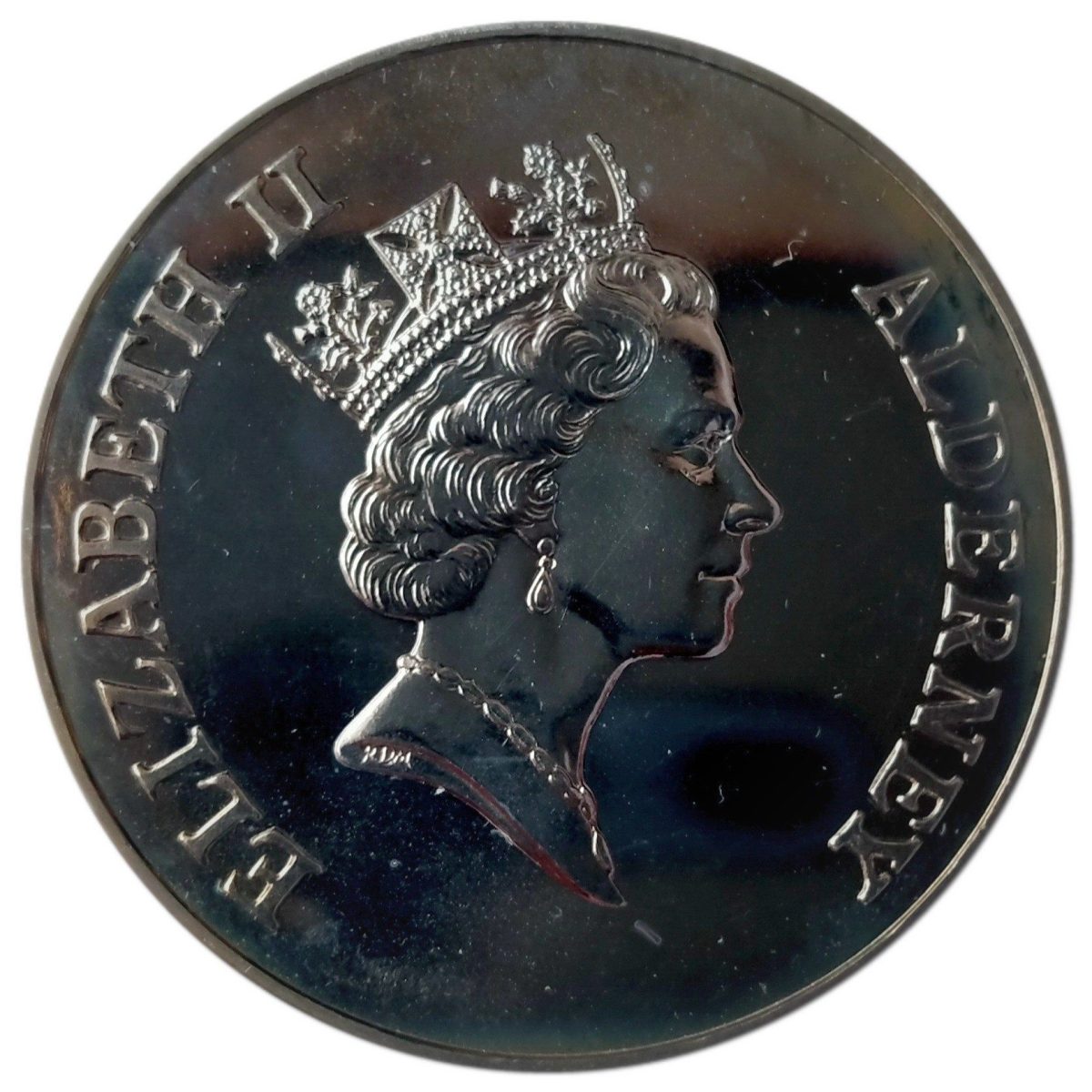 Alderney 2 Pounds - Elizabeth II Puffins obverse