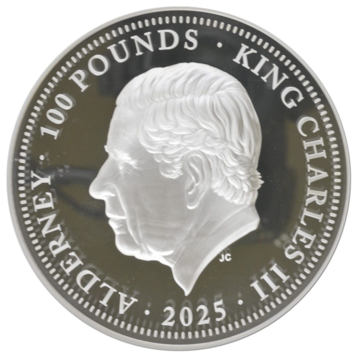 Alderney 100 Pounds - Charles III Una and the Lion; Silver 1 kilo obverse