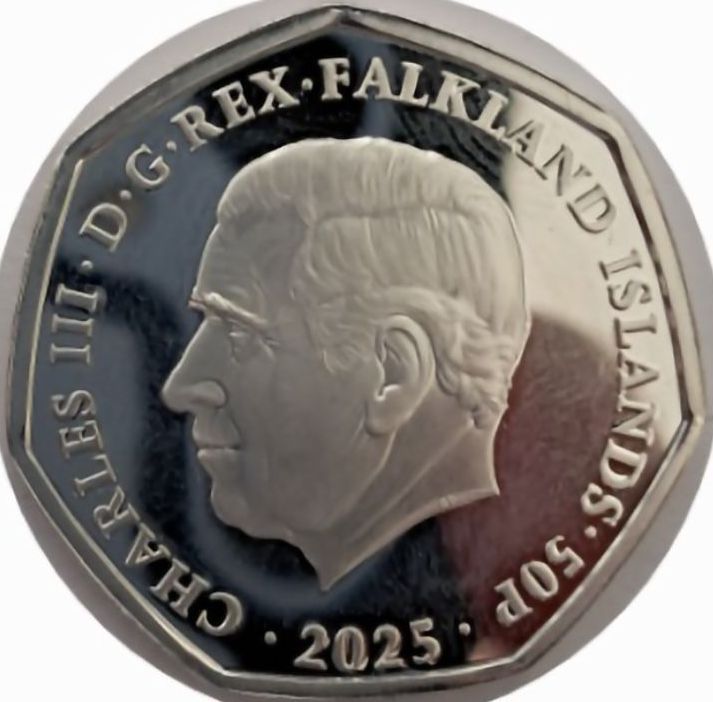 Falkland Islands 50 Pence - Charles III Lest We Forget obverse