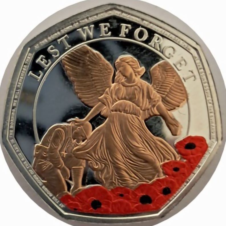 Falkland Islands 50 Pence - Charles III Lest We Forget; Triedfort reverse
