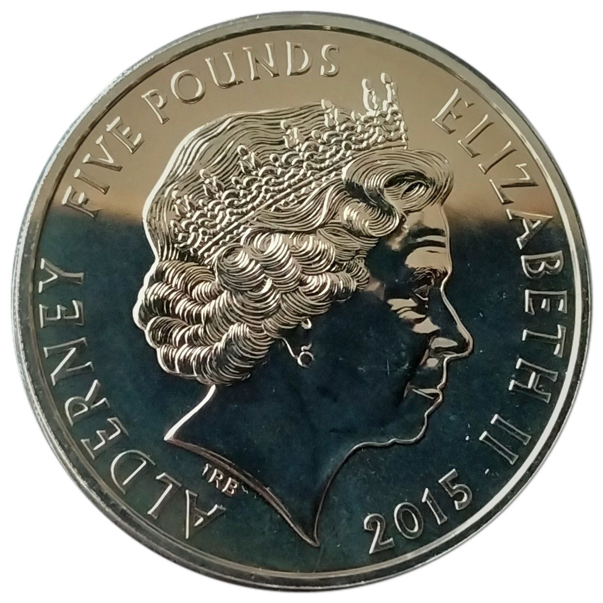 Alderney 5 Pounds - Elizabeth II "The Man" obverse