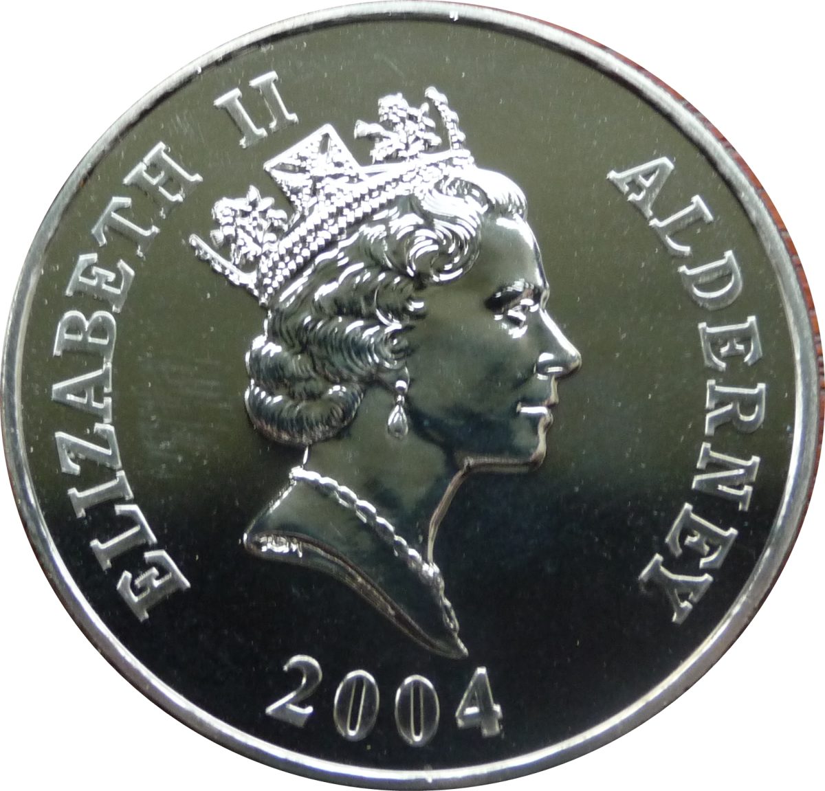 Alderney 5 Pounds - Elizabeth II H.M.S Revenge obverse