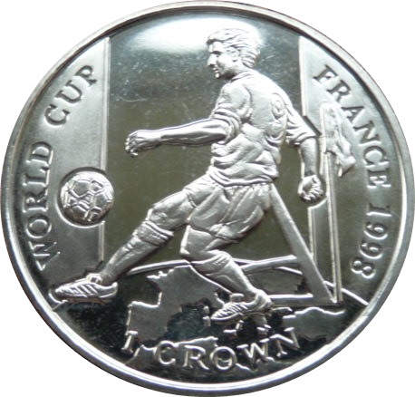 Gibraltar 1 Crown - Elizabeth II Player kicking ball reverse