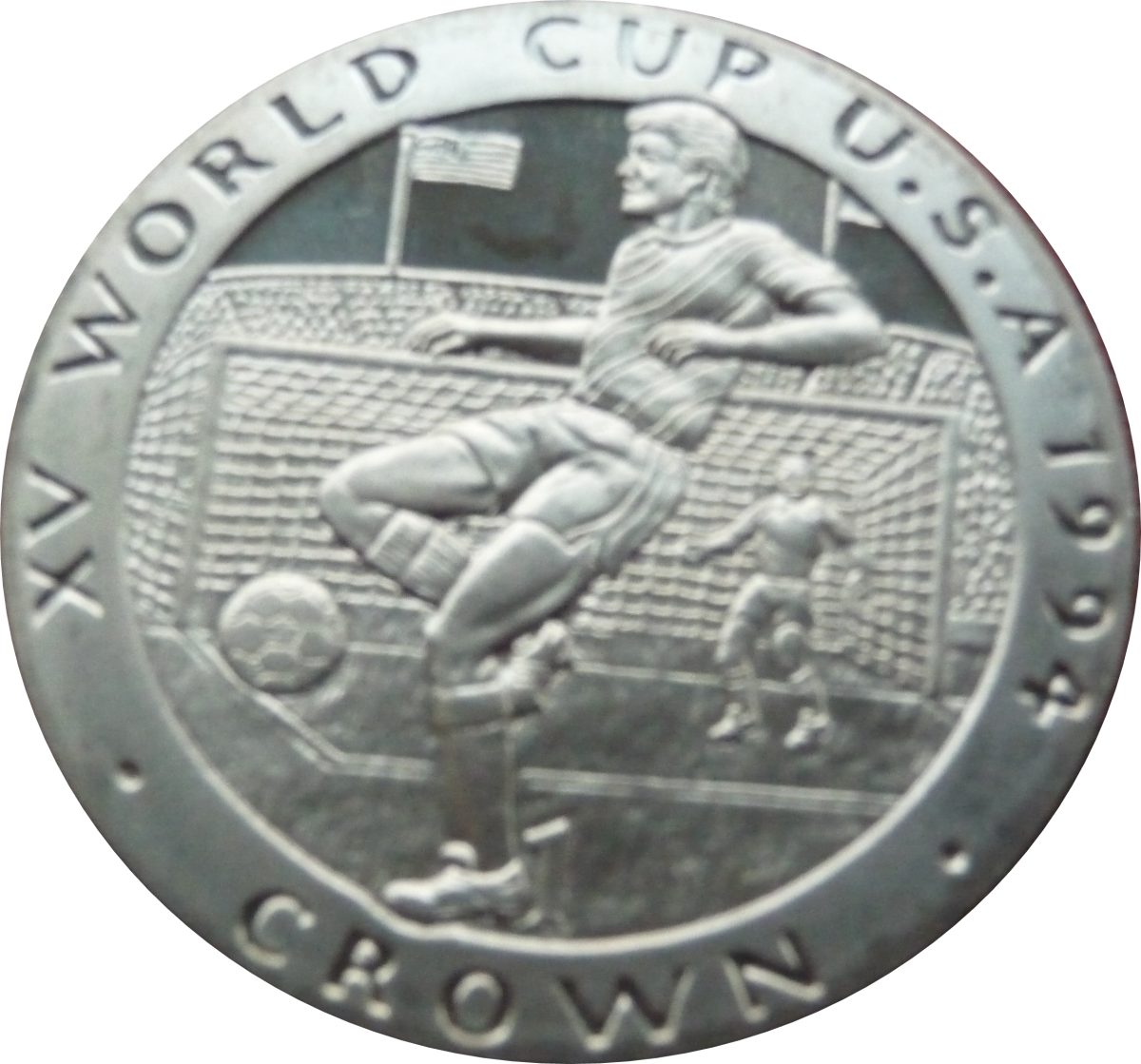 Isle of Man 1 Crown - Elizabeth II Player kicking ball reverse