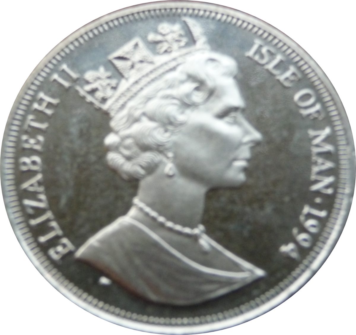 Isle of Man 1 Crown - Elizabeth II Red-necked Wallaby obverse