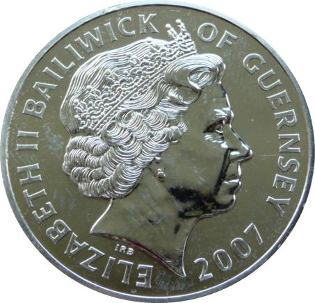 Guernsey 5 Pounds - Elizabeth II Kneeling at Wedding ceremony obverse
