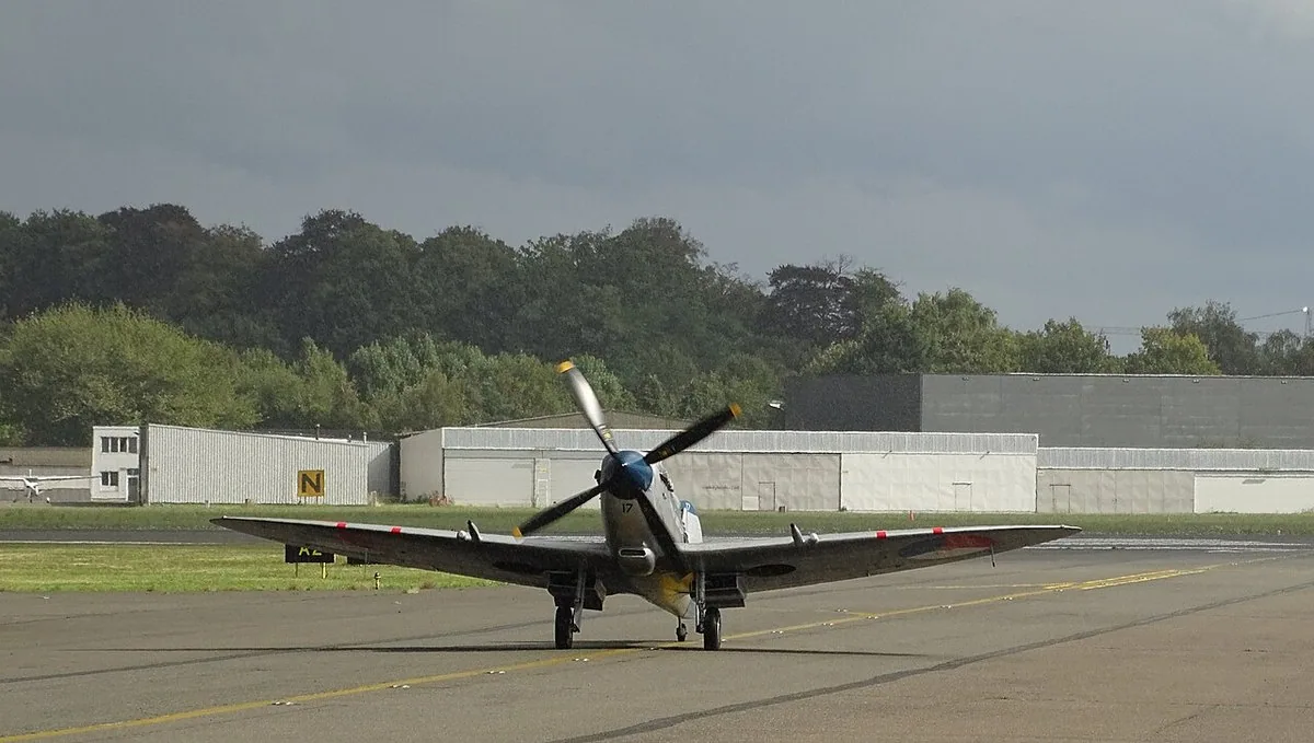 Supermarine Spitfire Mk IX Supermarine Spitfire Mk IX on the ground at Antwerp