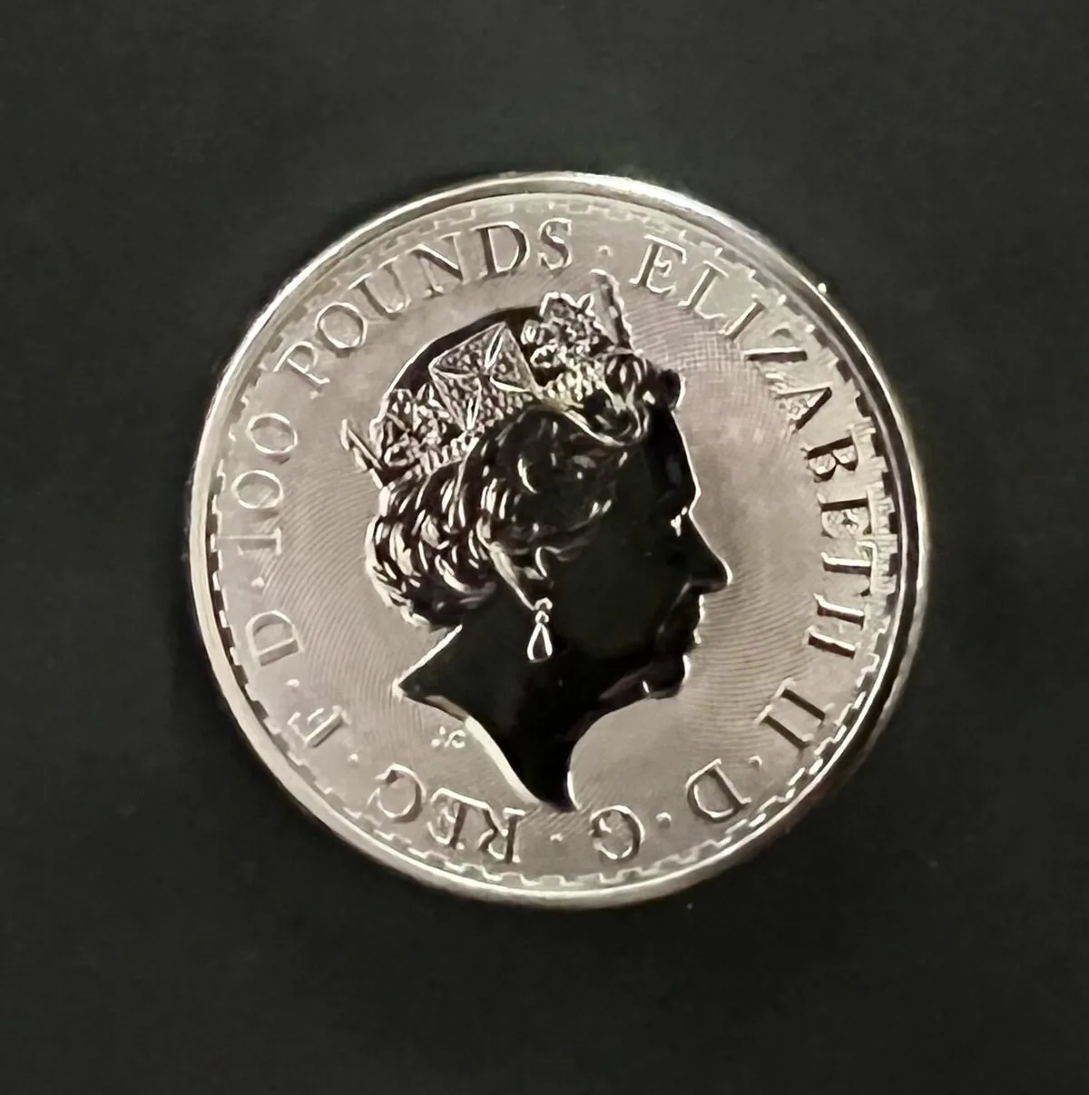 Obverse of a 2022 one-ounce platinum Britannia coin