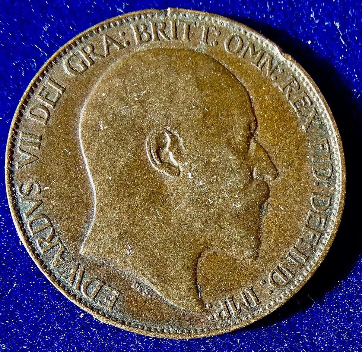 Dateless Edward VII halfpenny mule struck with two obverse designs, an error coin